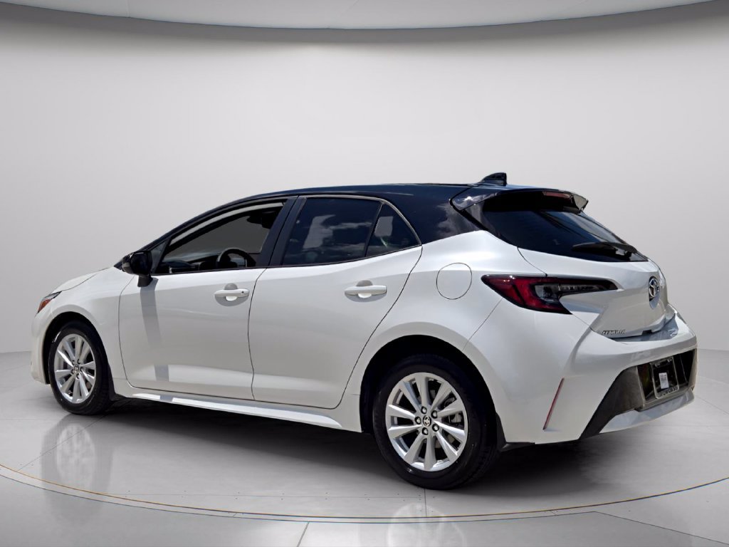 Used 2025 Toyota Corolla SE w/ SE Package FWD image 6