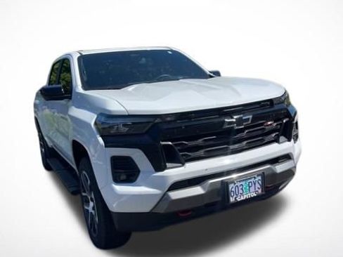 Used 2024 Chevrolet Colorado Z71 w/ Z71 Convenience Package 2 AWD/4WD image 4