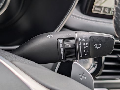 Used 2023 Genesis G70 2.0T AWD/4WD image 28