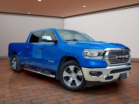 Used 2023 RAM 1500 Laramie AWD/4WD image 3