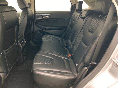 Used 2023 Ford Edge Titanium AWD/4WD image 18