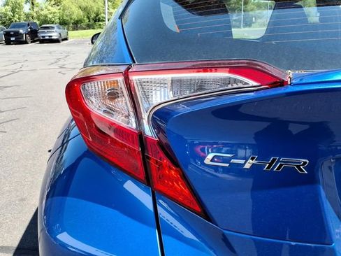 Used 2018 Toyota C-HR XLE FWD image 14