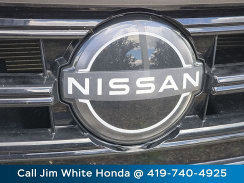 Used 2025 Nissan Versa SR w/ Trunk Package FWD image 11