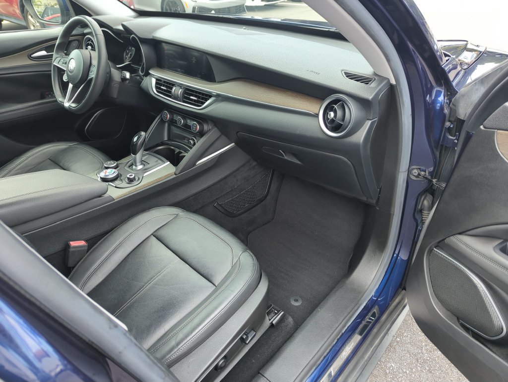 Used 2018 Alfa Romeo Stelvio Ti AWD/4WD image 35