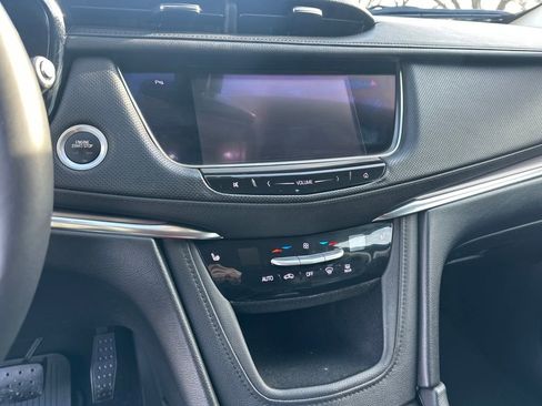 Used 2017 Cadillac XT5 Luxury image 23