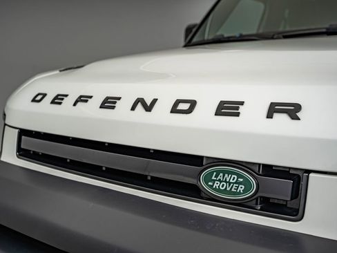 Used 2023 Land Rover Defender 90 X-Dynamic SE AWD/4WD image 12