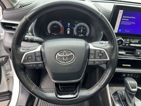 Used 2023 Toyota Highlander Platinum AWD/4WD image 19