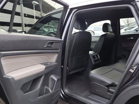 Certified 2023 Volkswagen Atlas Cross Sport SE w/ Black Wheel Package image 23