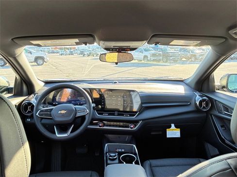 New 2026 Chevrolet Equinox LT w/ Convenience Package II image 19