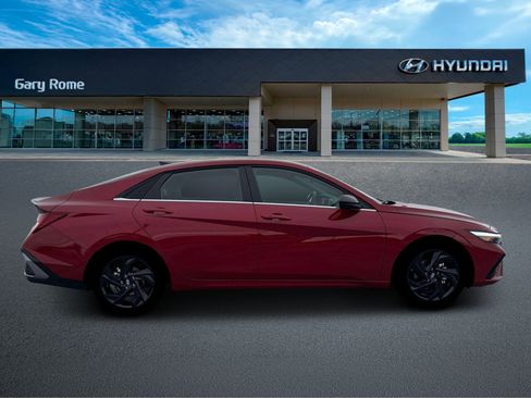 New 2026 Hyundai Elantra SEL Sport Premium FWD image 9