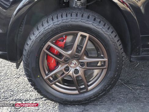 Used 2014 Porsche Cayenne Turbo image 14