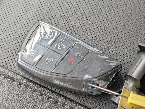 New 2026 GMC Sierra 1500 SLT w/ SLT Premium Plus Package image 30