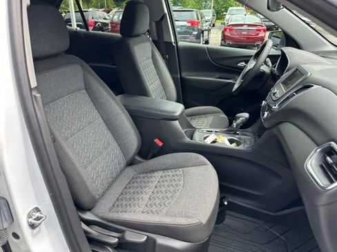 Used 2024 Chevrolet Equinox LT w/ LPO, Floor Liner Package FWD image 31