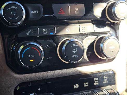 Certified 2019 RAM 3500 Laramie image 29