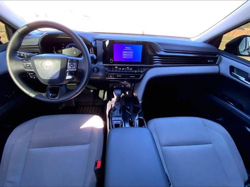 Used 2025 Toyota Camry LE w/ Convenience Package image 13