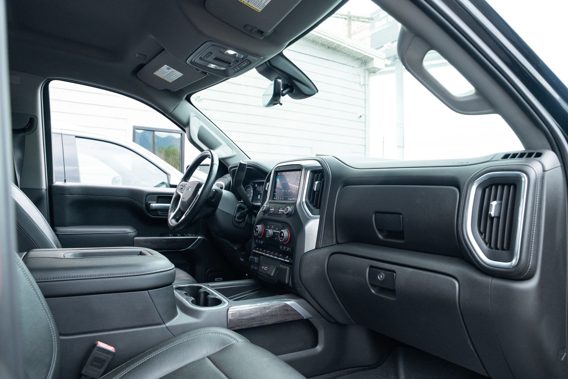 Used 2020 Chevrolet Silverado 1500 LTZ AWD/4WD image 19