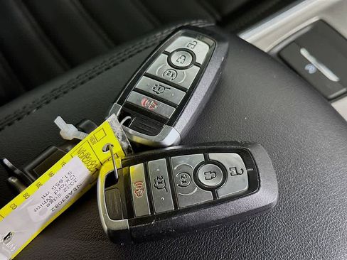 Certified 2022 Ford Edge SEL w/ Convenience Package image 21