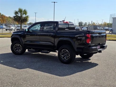 Used 2024 Chevrolet Colorado ZR2 w/ ZR2 Convenience Package III image 4