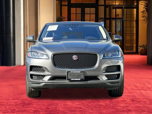 Used 2019 Jaguar F-PACE Premium image 7