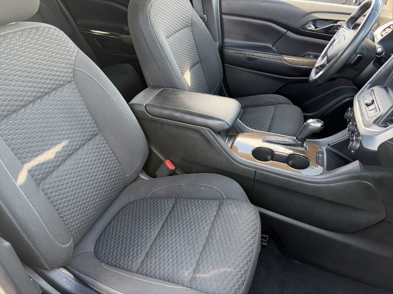 Used 2017 GMC Acadia SLE FWD image 10