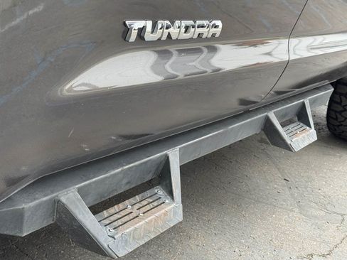 Used 2018 Toyota Tundra SR5 w/ SR5 Upgrade Package RWD image 11