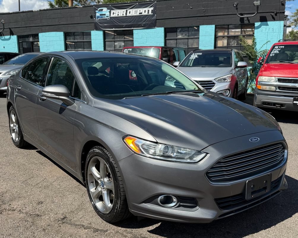 Used 2013 Ford Fusion SE FWD image 1