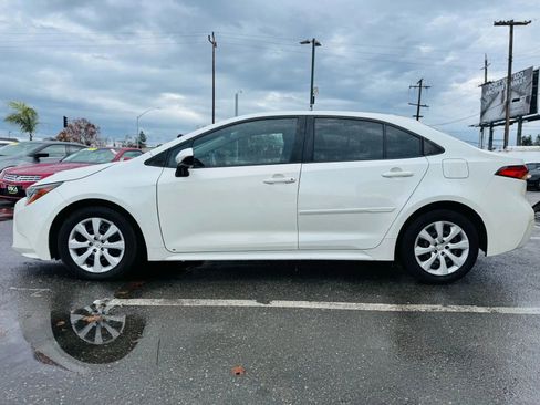 Used 2021 Toyota Corolla LE w/ Carpet Mat Package (TMS) image 7