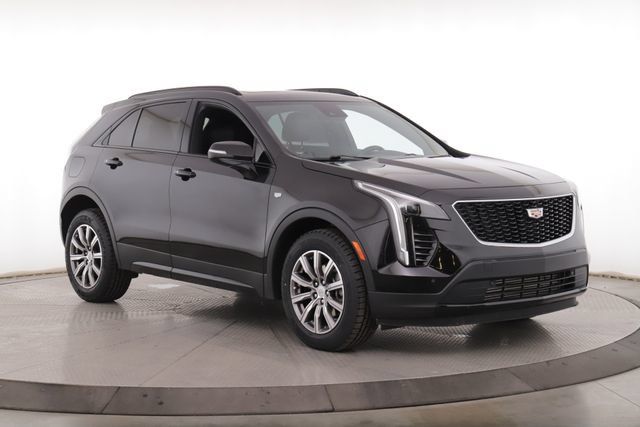 Used 2022 Cadillac XT4 Sport AWD/4WD image 2