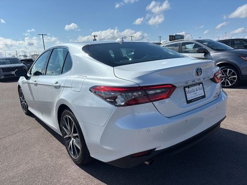 Used 2022 Toyota Camry XLE w/ Navigation Upgrade Package FWD image 7