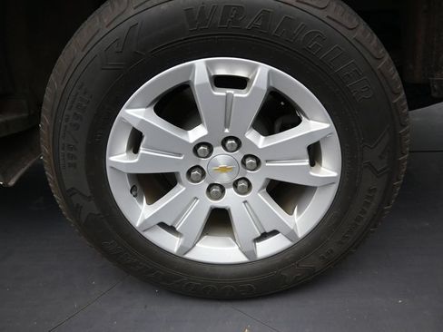 Used 2022 Chevrolet Colorado LT w/ Safety Package RWD image 10