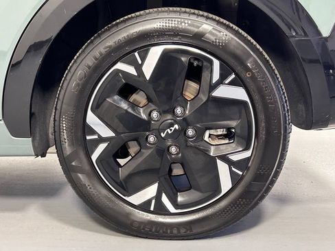Used 2024 Kia Niro Wind w/ Wind Preserve Package FWD image 37