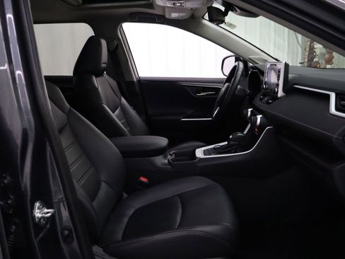 Used 2020 Toyota RAV4 Limited image 31