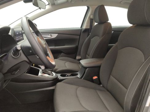 Used 2024 Kia Forte LXS FWD image 17