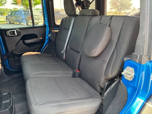 Used 2023 Jeep Wrangler Unlimited AWD/4WD image 16
