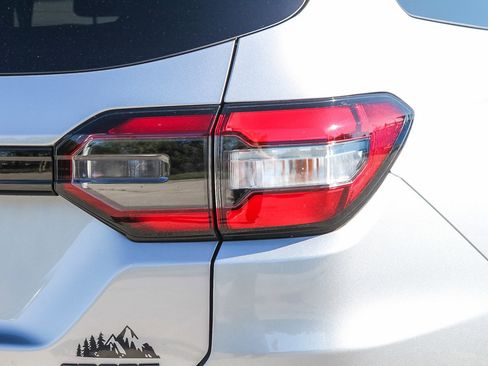 Used 2025 Honda Pilot Sport image 10