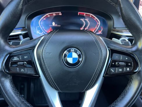 Used 2020 BMW 530i w/ Premium Package RWD image 26