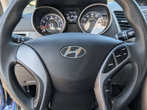 Used 2016 Hyundai Elantra SE FWD image 18