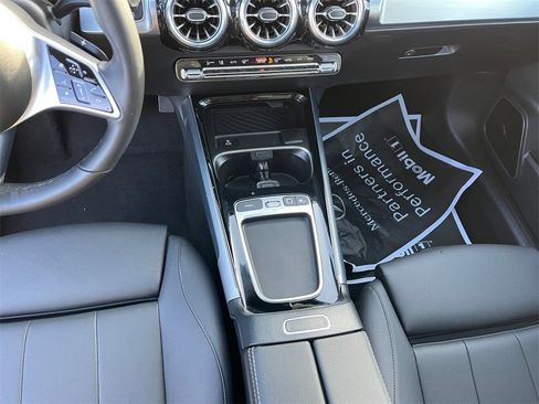 Certified 2025 Mercedes-Benz GLB 250 4MATIC image 11
