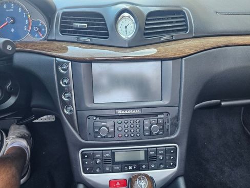 Used 2011 Maserati GranTurismo Convertible RWD image 8
