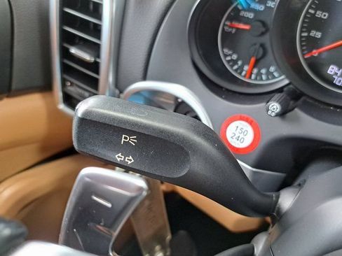 Used 2016 Porsche Cayenne AWD/4WD image 11