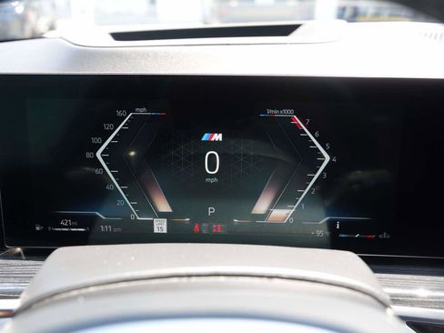Used 2024 BMW X7 xDrive40i w/ M Sport Package AWD/4WD image 19