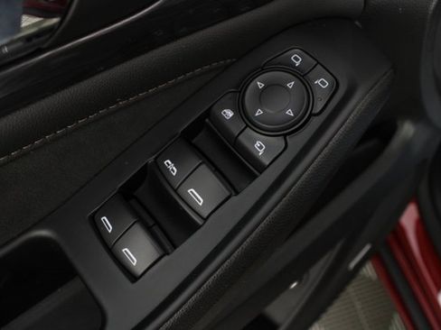 Used 2023 Chevrolet Traverse High Country image 19