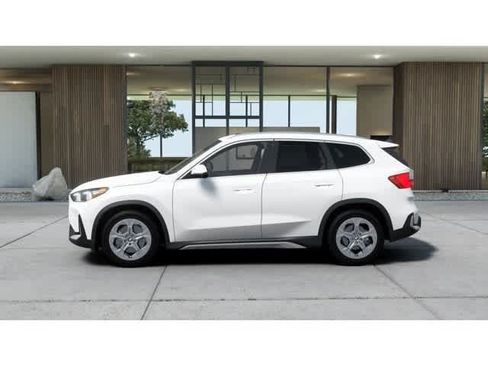 New 2026 BMW X1 xDrive28i w/ Technology Package AWD/4WD image 4
