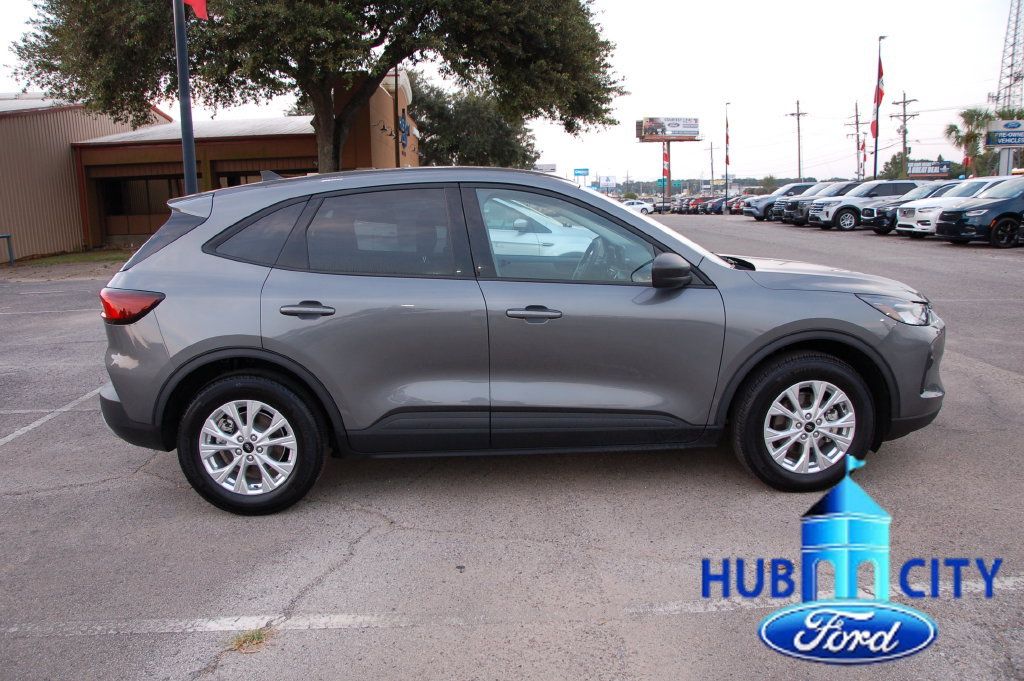 Used 2025 Ford Escape Active FWD image 6