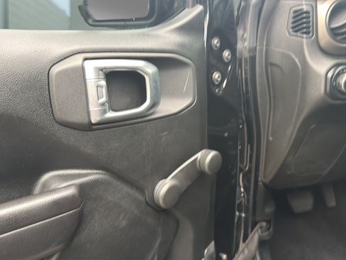 Used 2020 Jeep Wrangler Unlimited Sport AWD/4WD image 23