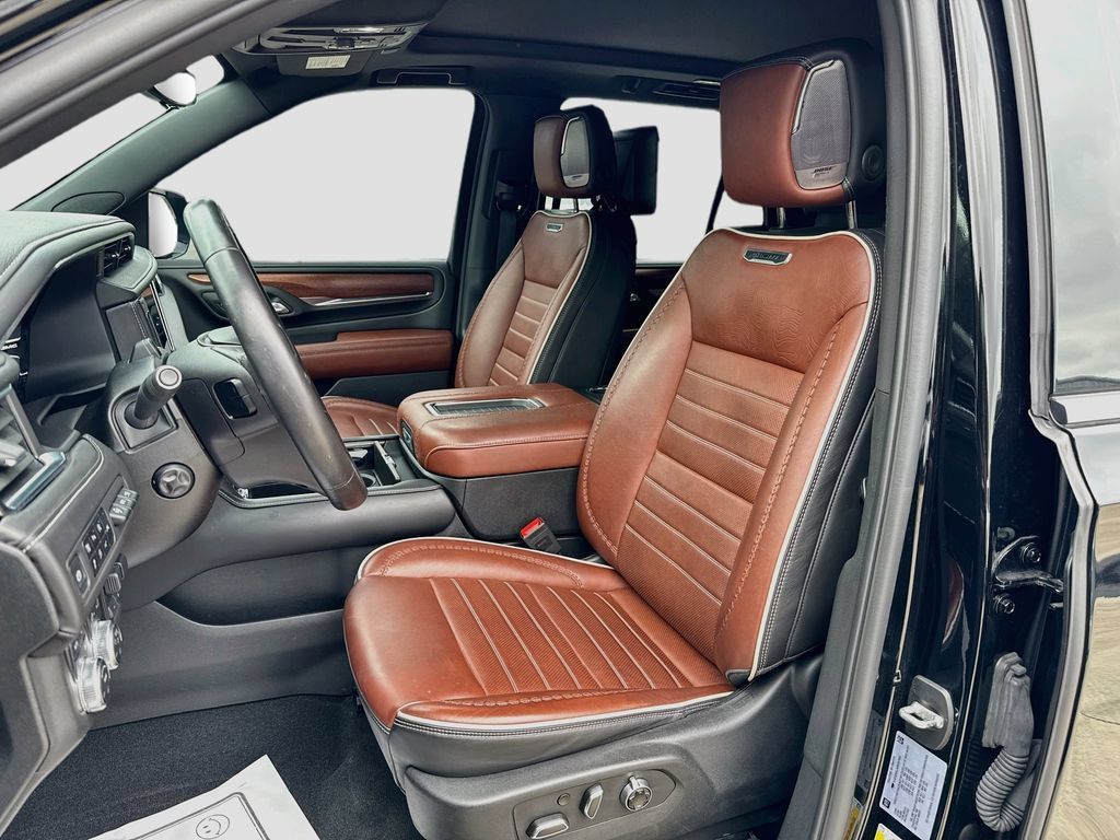 Used 2024 GMC Yukon Denali Ultimate w/ LPO, Floor Liner Package AWD/4WD image 16