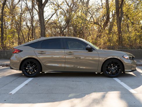 Certified 2025 Honda Civic Sport image 10