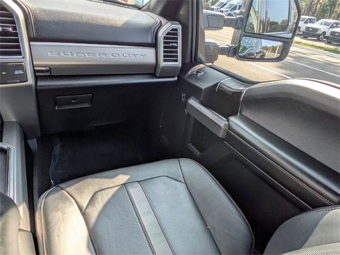 Certified 2018 Ford F450 Platinum w/ Platinum Ultimate Package image 17