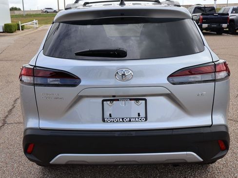 Used 2026 Toyota Corolla Cross LE FWD image 4