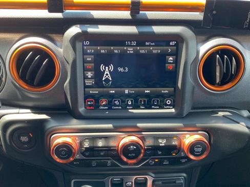 Used 2021 Jeep Gladiator Mojave AWD/4WD image 17